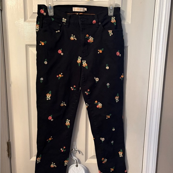 Black Floral‎ Embroidered Pants - Picture 1 of 4